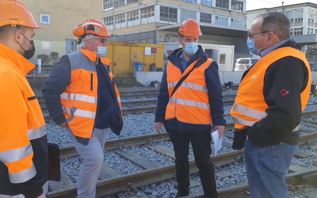 Besichtigung auf der Baustelle (von links nach rechts): Jonas Zimmerli (Projektleiter SBB), Peter Matter (Projektleiter Vanoli AG Zofingen), Thomas Lanker (Bauleitung FENDT AG), Hanspeter Rutz (Bauherrenberatung VAP)